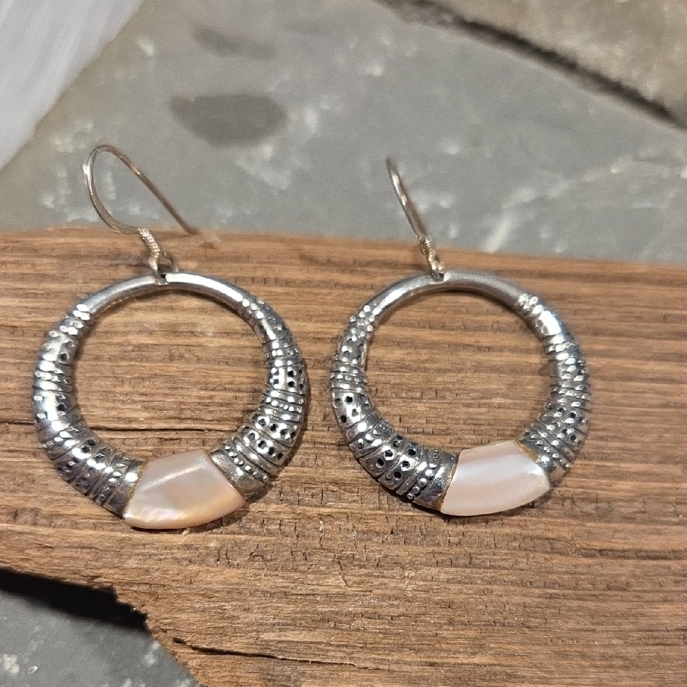 Sterling Silver Dangle Earrings With Mother of Pearl Inlay Vintage